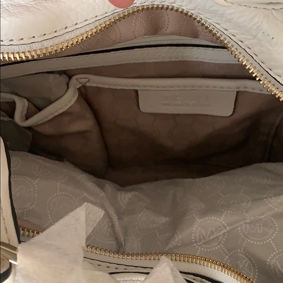 BRAND NEW MICHAEL KORS SHOULDER TOTE - Picture 3 of 3